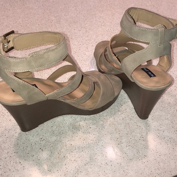 Wedges - Picture 4 of 7